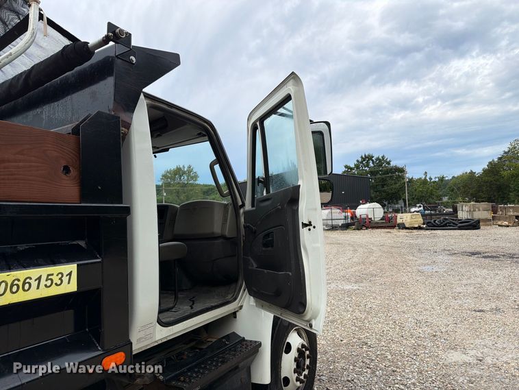 image for item FT6187 2018 International 4300 SBA dump truck