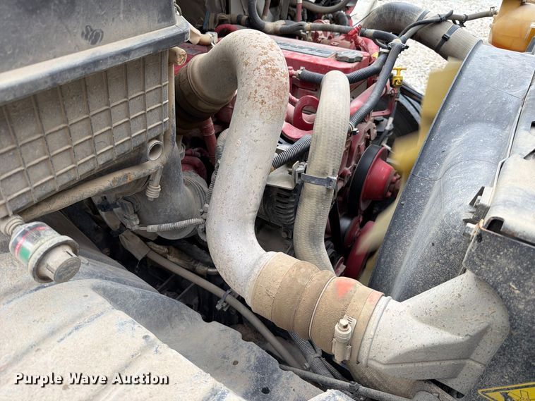 image for item FT6187 2018 International 4300 SBA dump truck