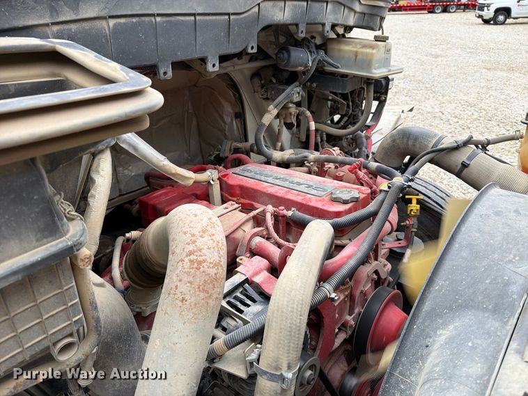 image for item FT6187 2018 International 4300 SBA dump truck