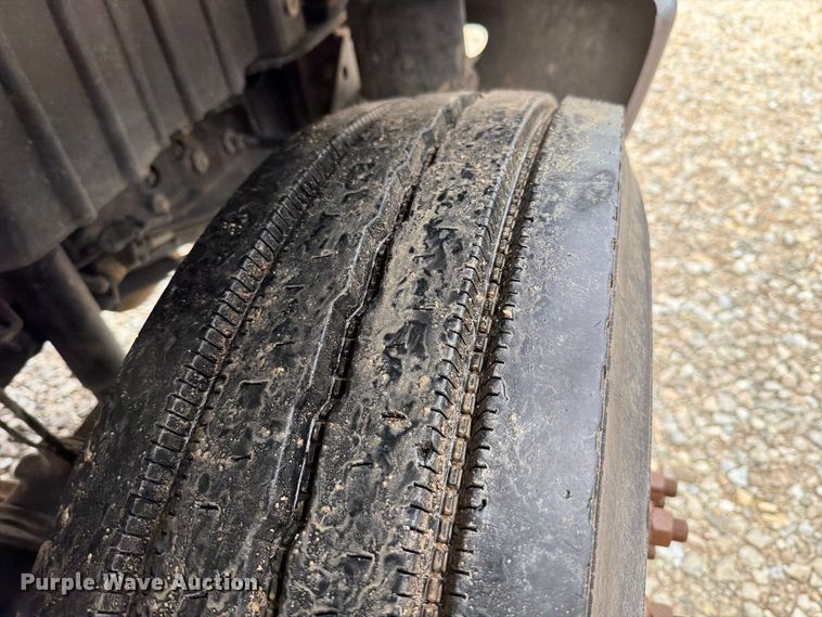 image for item FT6187 2018 International 4300 SBA dump truck