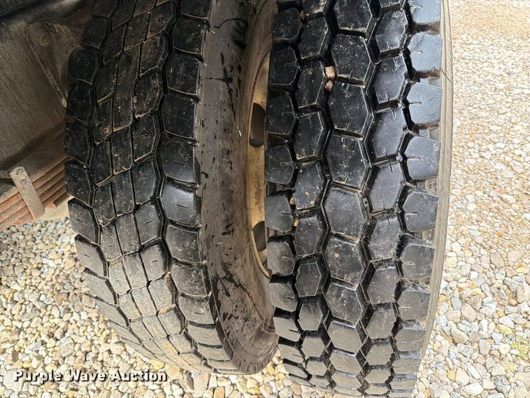 image for item FT6187 2018 International 4300 SBA dump truck