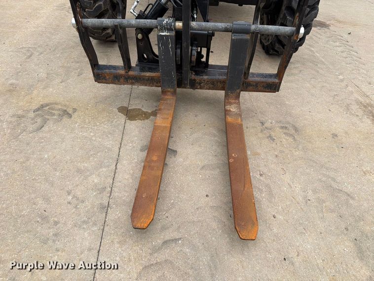 image for item FT6188 2014 JLG 8042 telehandler