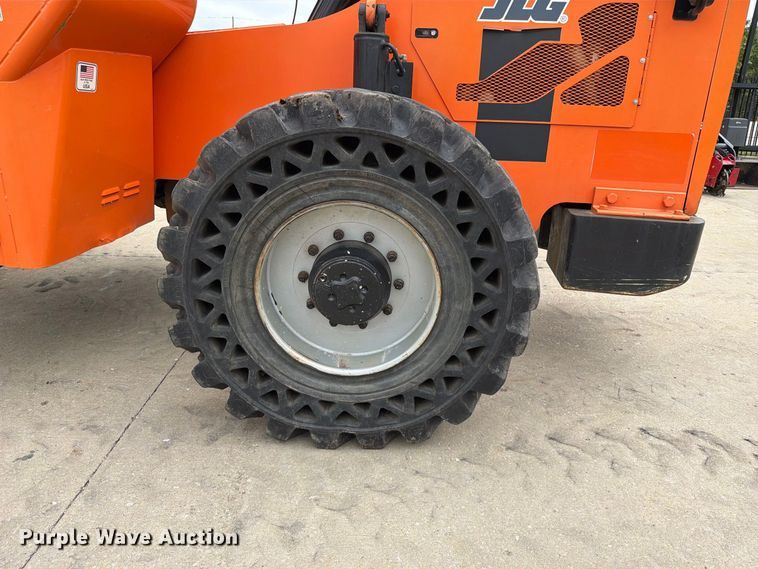 image for item FT6188 2014 JLG 8042 telehandler