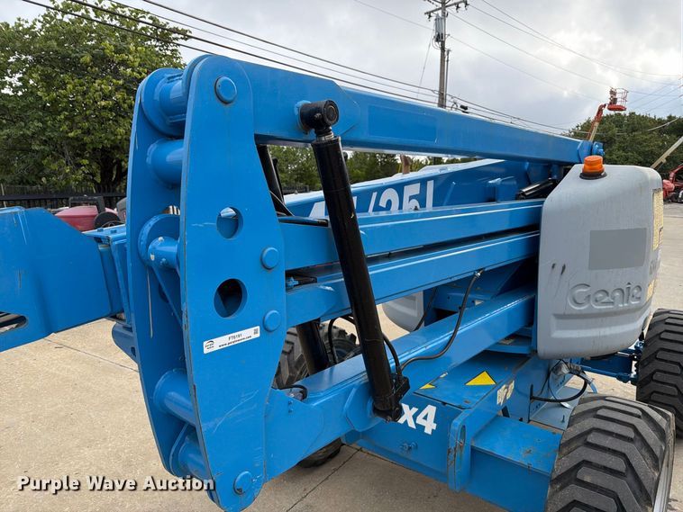 image for item FT6191 2011 Genie Z-45/25J boom lift