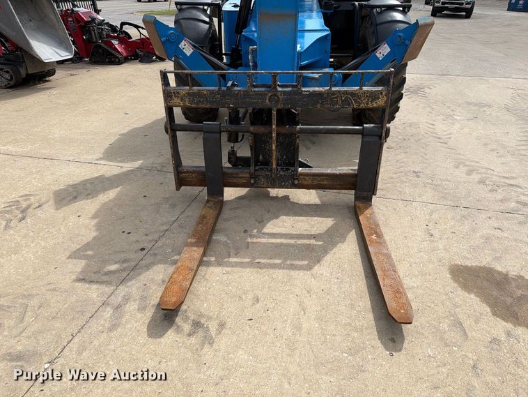 image for item FT6192 2015 Genie GTH1056 telehandler