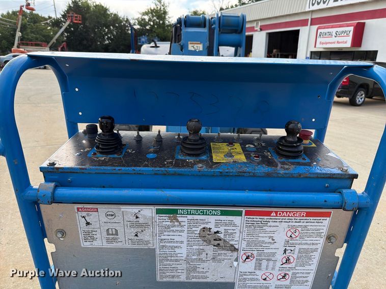 image for item FT6193 2011 Genie A-45/25J boom lift