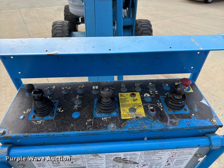image for item FT6193 2011 Genie A-45/25J boom lift