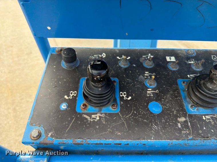 image for item FT6193 2011 Genie A-45/25J boom lift