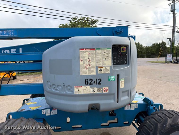 image for item FT6193 2011 Genie A-45/25J boom lift
