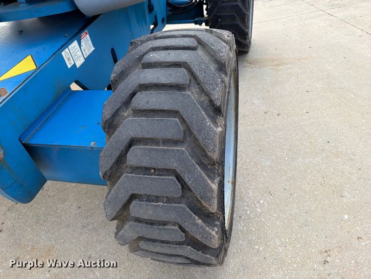 image for item FT6193 2011 Genie A-45/25J boom lift