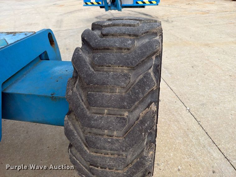image for item FT6193 2011 Genie A-45/25J boom lift
