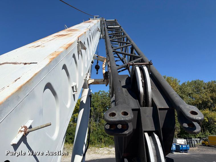 image for item FT6201 Link-Belt RTC-8050 crane