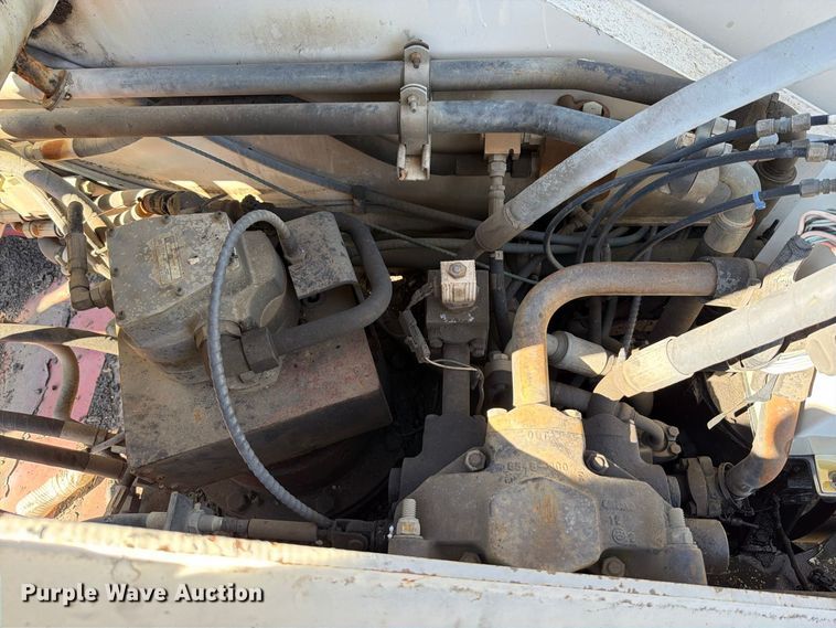 image for item FT6201 Link-Belt RTC-8050 crane