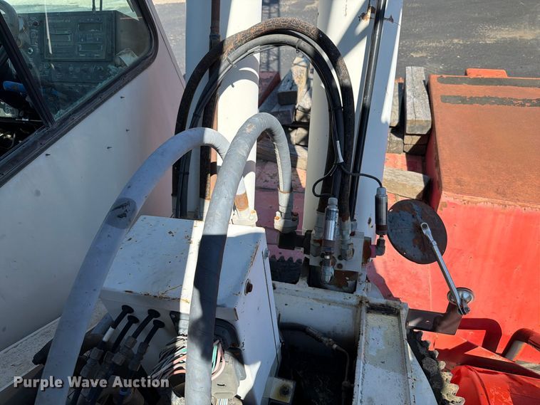 image for item FT6201 Link-Belt RTC-8050 crane