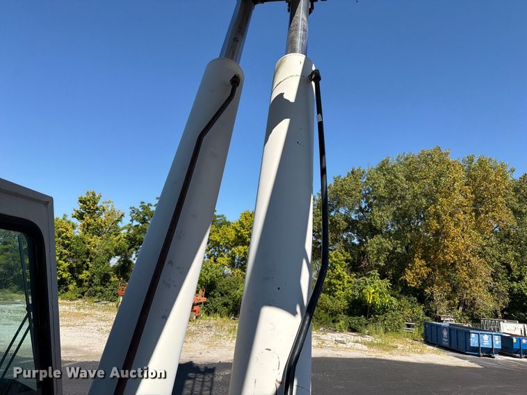image for item FT6201 Link-Belt RTC-8050 crane