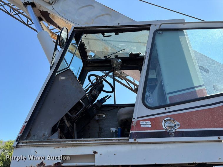 image for item FT6201 Link-Belt RTC-8050 crane