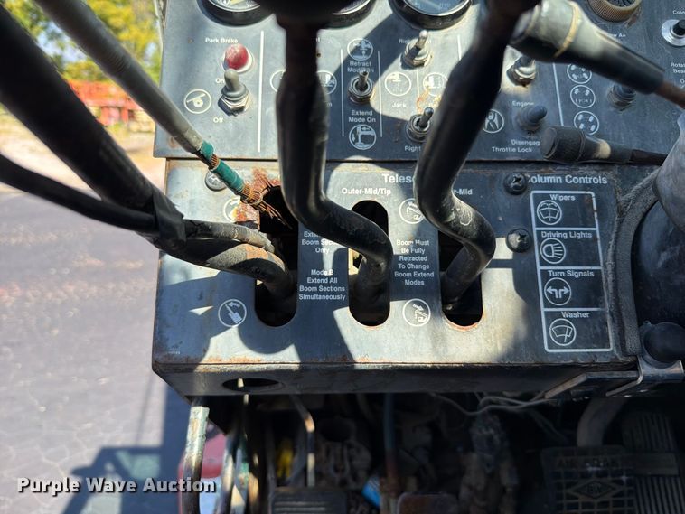 image for item FT6201 Link-Belt RTC-8050 crane