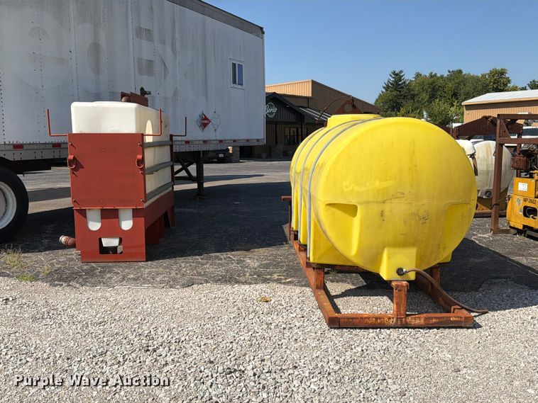 image for item FT6202 (2) mud mixing tanks