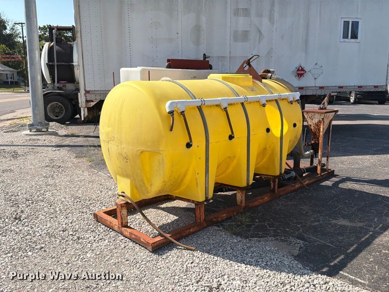 image for item FT6202 (2) mud mixing tanks