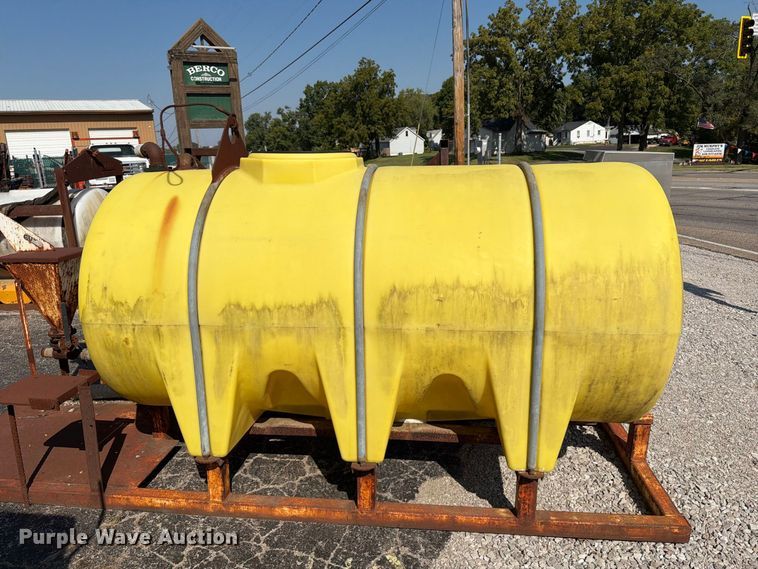 image for item FT6202 (2) mud mixing tanks