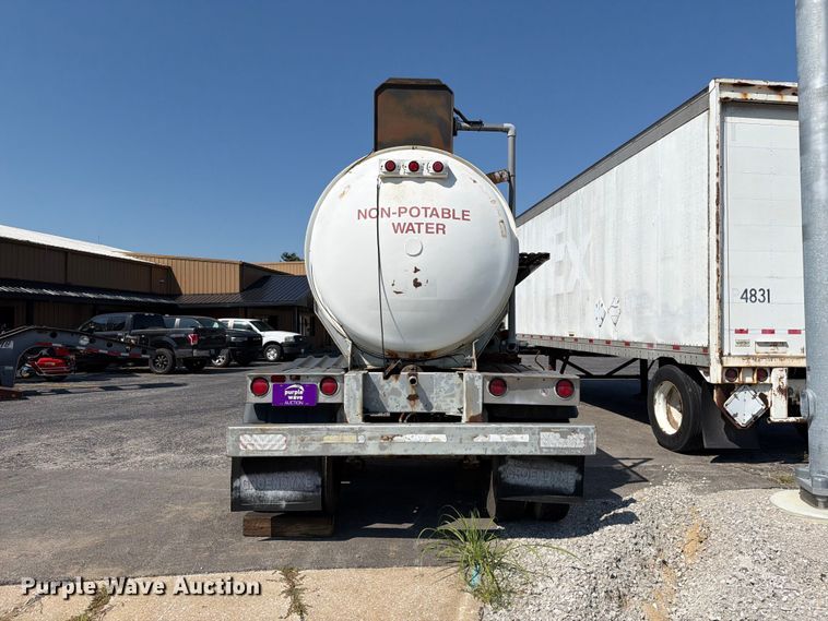 image for item FT6211 1985 Frell Inc. tank trailer