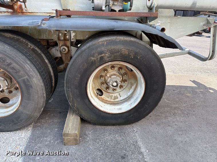 image for item FT6211 1985 Frell Inc. tank trailer