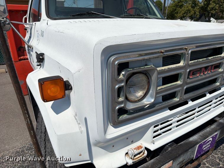 image for item FT6215 1986 Chevrolet C7 reel truck