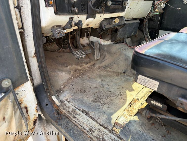 image for item FT6215 1986 Chevrolet C7 reel truck