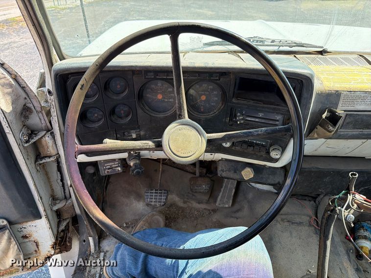 image for item FT6215 1986 Chevrolet C7 reel truck