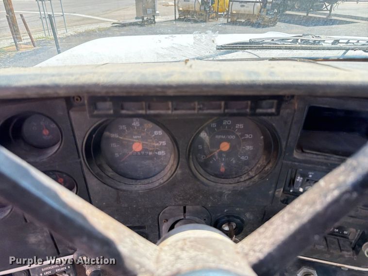 image for item FT6215 1986 Chevrolet C7 reel truck