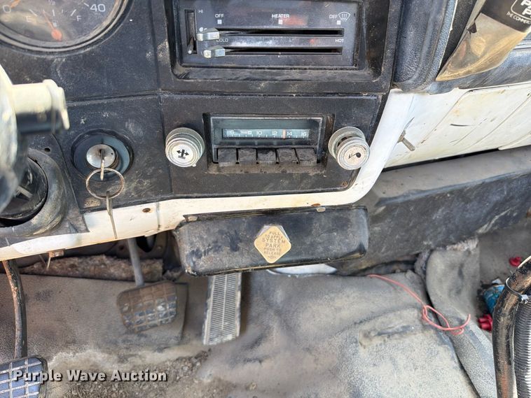 image for item FT6215 1986 Chevrolet C7 reel truck