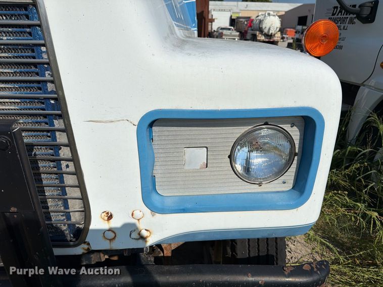 image for item FT6216 1989 Mack R690ST dump truck