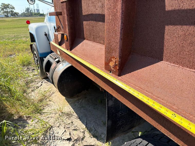 image for item FT6216 1989 Mack R690ST dump truck