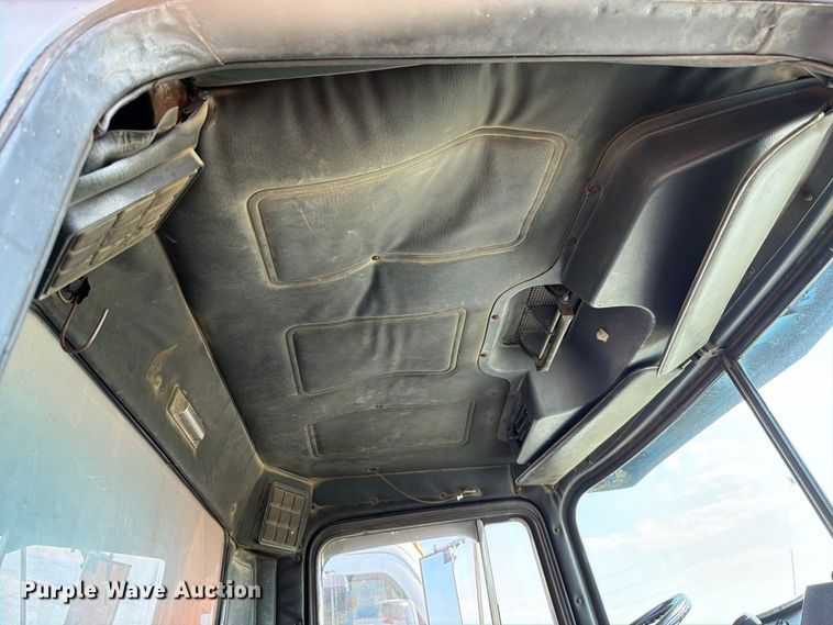 image for item FT6216 1989 Mack R690ST dump truck
