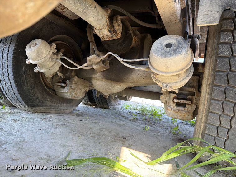 image for item FT6216 1989 Mack R690ST dump truck