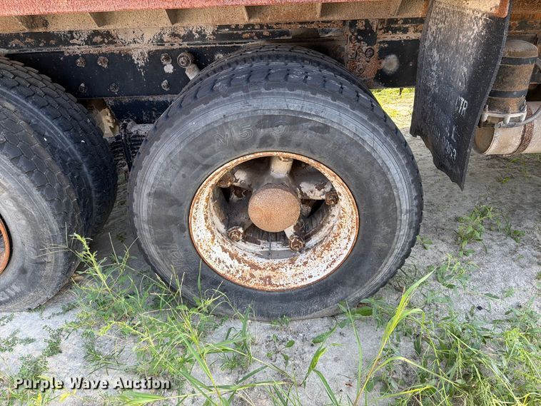 image for item FT6216 1989 Mack R690ST dump truck
