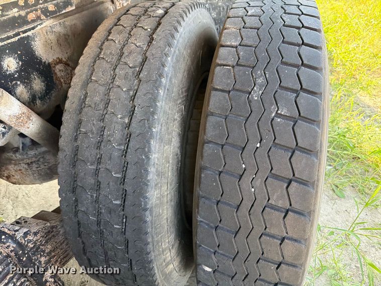 image for item FT6216 1989 Mack R690ST dump truck