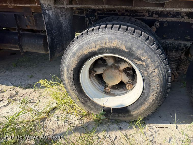 image for item FT6216 1989 Mack R690ST dump truck