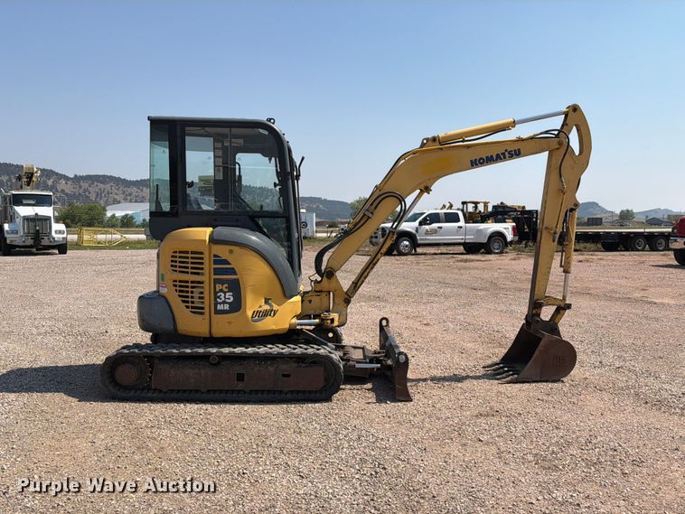 image for item FT6673 2008 Komatsu PC35MR-2 mini excavator