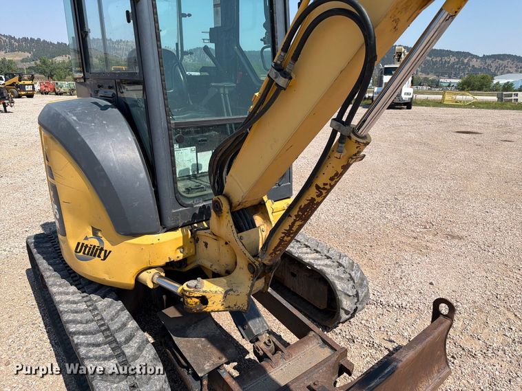image for item FT6673 2008 Komatsu PC35MR-2 mini excavator