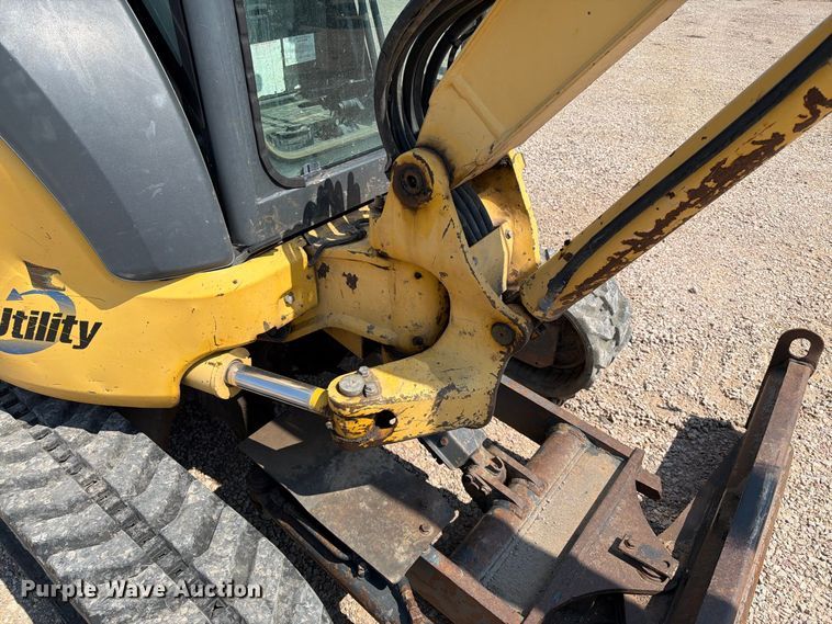 image for item FT6673 2008 Komatsu PC35MR-2 mini excavator