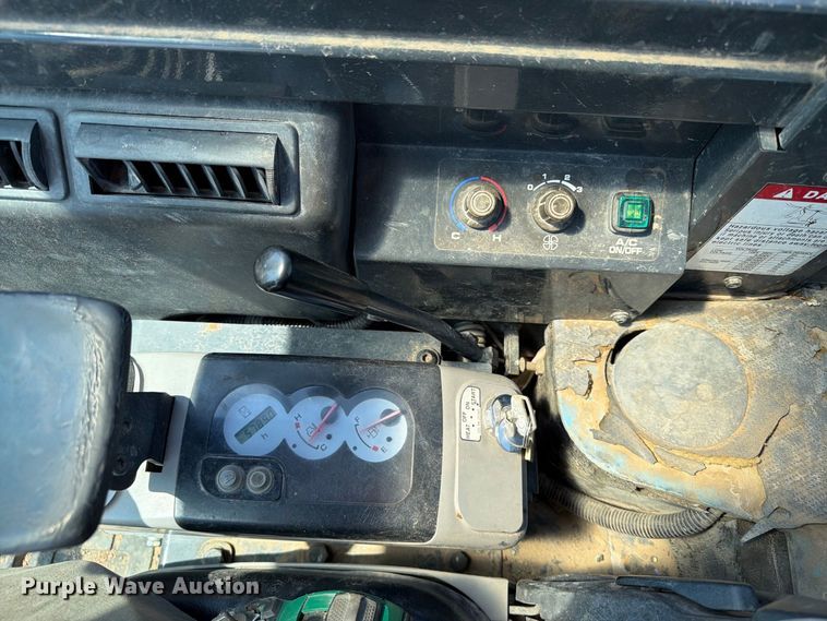 image for item FT6673 2008 Komatsu PC35MR-2 mini excavator