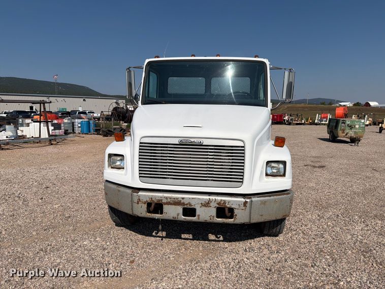image for item FT6675 1993 Freightliner FL70 dump truck