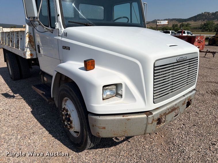image for item FT6675 1993 Freightliner FL70 dump truck