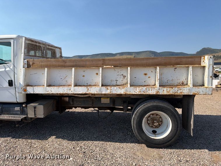 image for item FT6675 1993 Freightliner FL70 dump truck