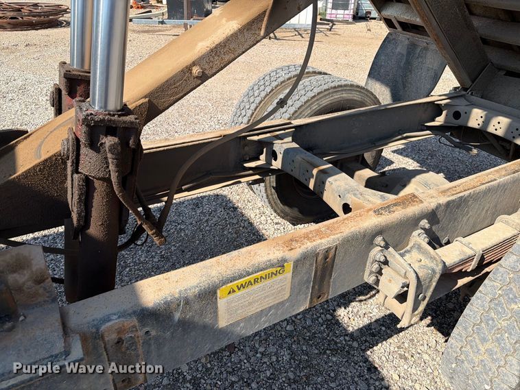 image for item FT6675 1993 Freightliner FL70 dump truck
