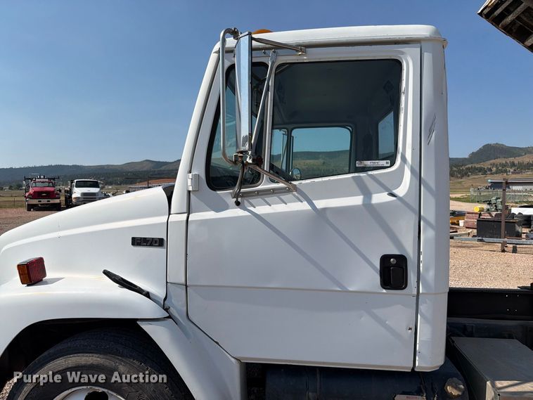 image for item FT6675 1993 Freightliner FL70 dump truck