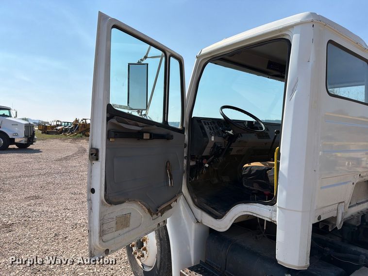 image for item FT6675 1993 Freightliner FL70 dump truck