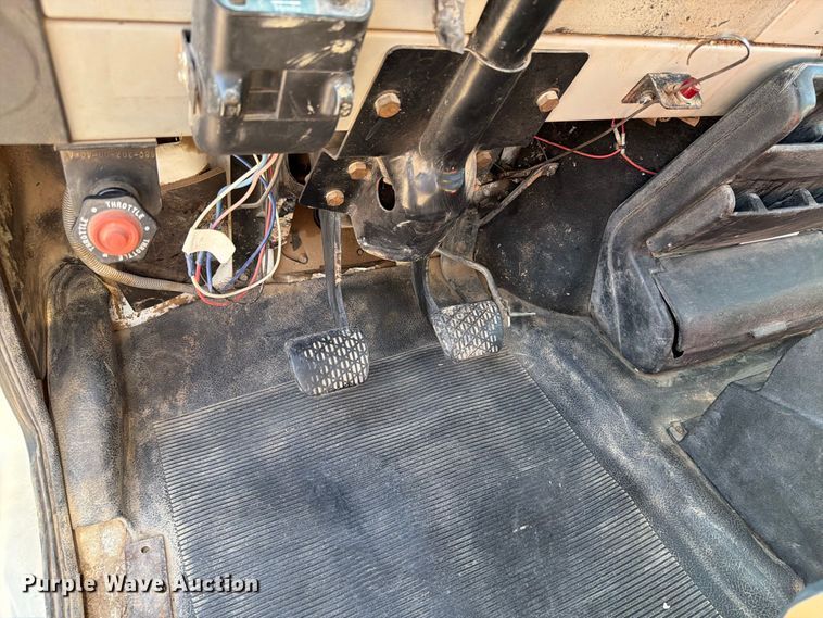image for item FT6675 1993 Freightliner FL70 dump truck