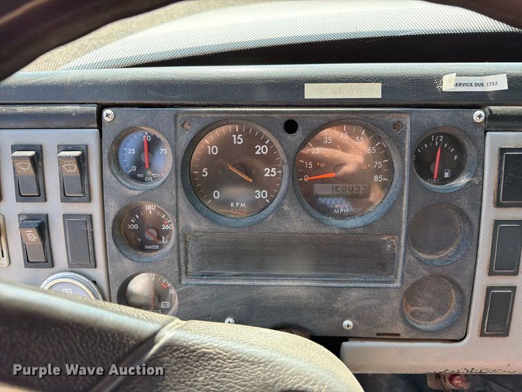 image for item FT6675 1993 Freightliner FL70 dump truck